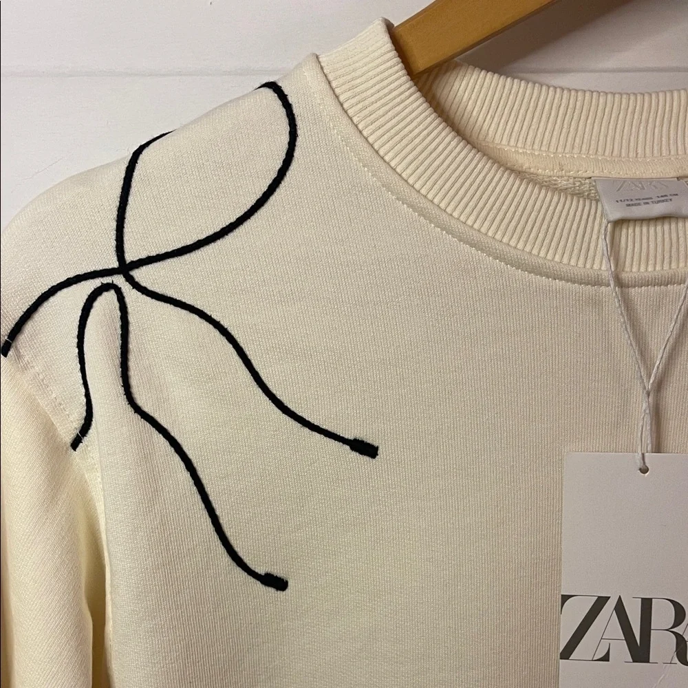 NWT Zara Girls Crewneck Embroidered Bows Pullover Sweatshirt Ivory Sz 11 / 12